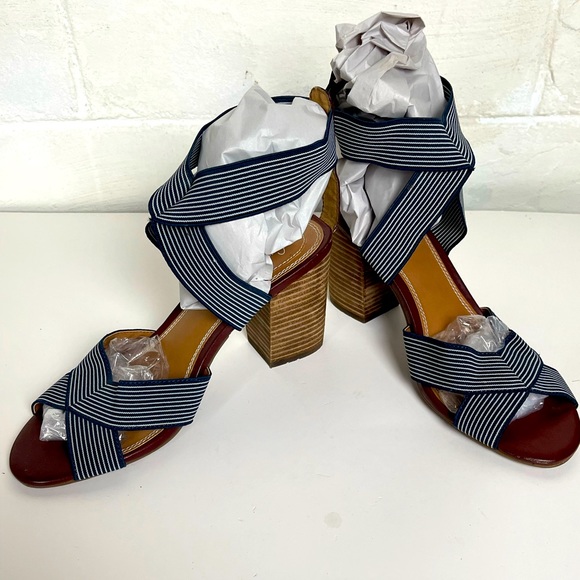 Crown Vintage Woman’s Striped Stretch Ankle Heel Shoes Sandals Size 9 - Picture 2 of 9